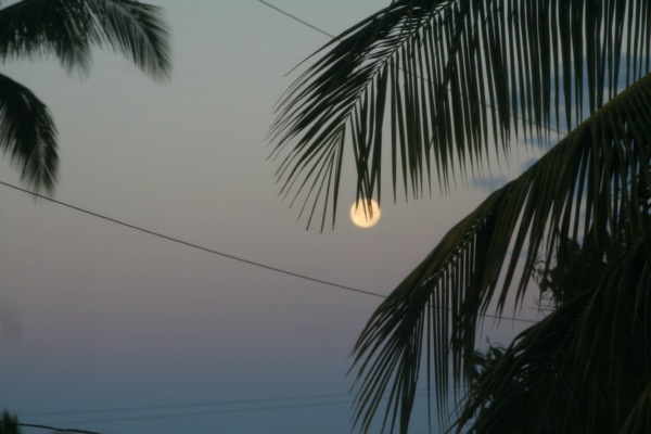 Super Moon Moonset Maui 2012